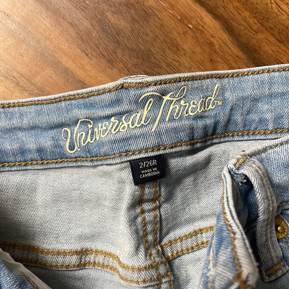 Universal Thread Mid Rise Skinny Jean - Picture 3 of 3
